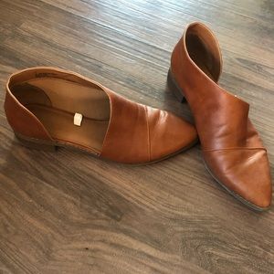 Universal Thread Open Side Bootie